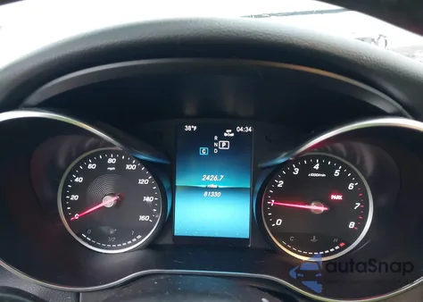 2019 Mercedes-Benz C 300 4Matic z USA, uszkodzony, nr VIN 55SWF8EB4KU305943